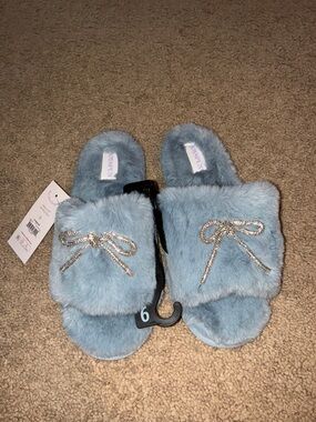 Faux Fur Rhinestone Bow Slide Slippers - Light Blue